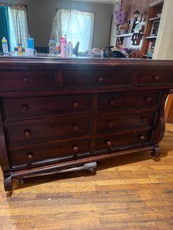 Dresser