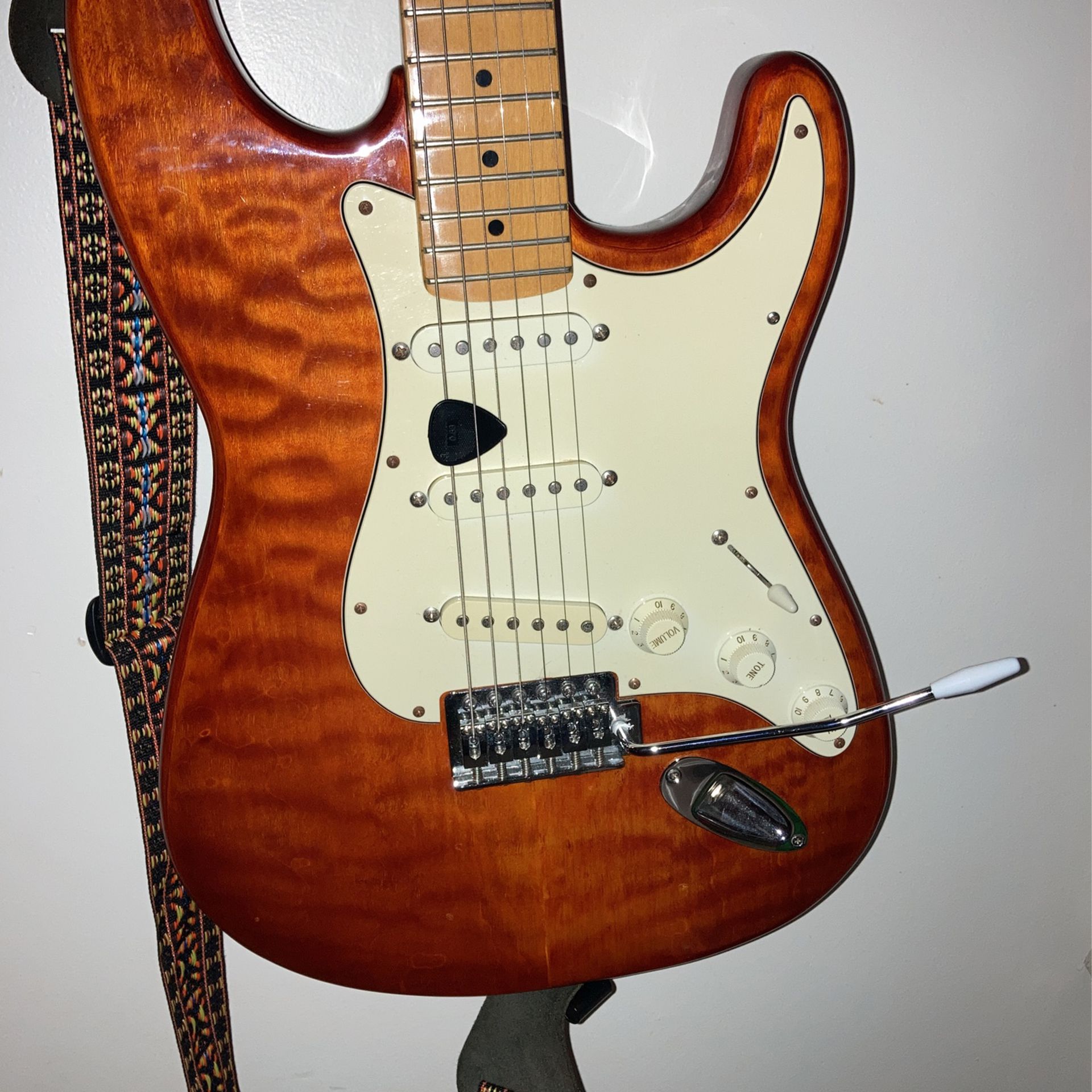 Stratocaster Guitar(I’m Down To Trade)