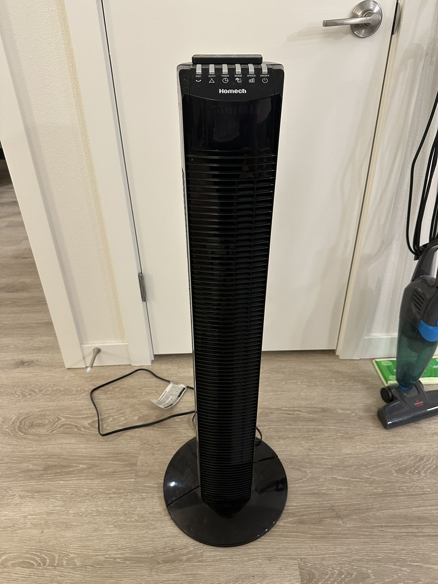 Oscillating Tower Fan With Remote Control