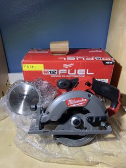 Milwaukee FUEL Circular Saw