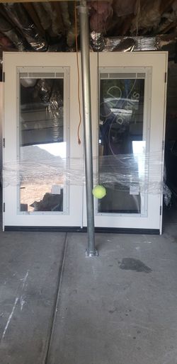 Beautiful French Door 6'0 X 8'0 With BLINDS!