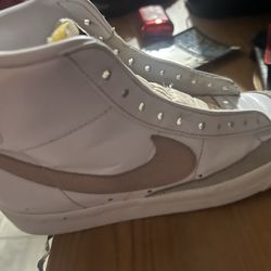 Women’s shoes Nike