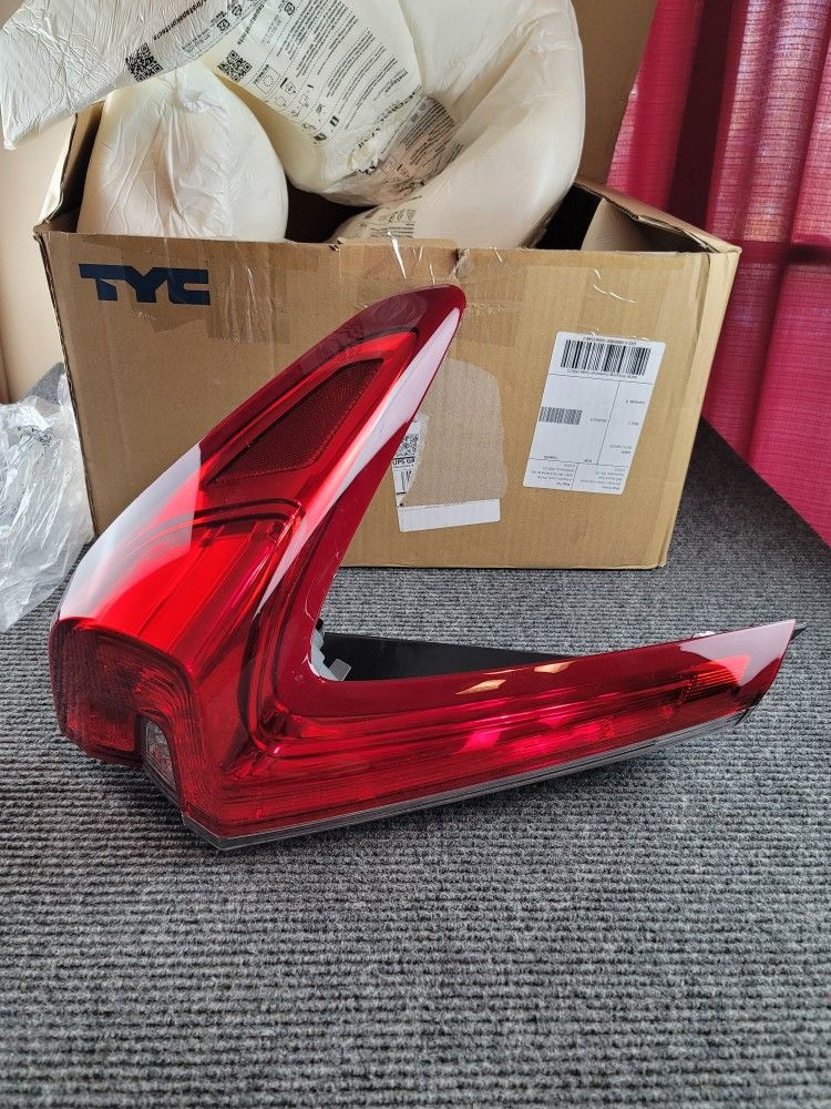 TYC Left Tail Light Assembly Compatible with 2017-2019 Honda CRV
