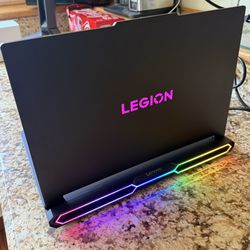 2025 Lenovo Legion Pro 7i RTX 5080 GPU OLED 16” Gaming Laptop 32gb Ram 2TB SSD 275HX 24 Core CPU