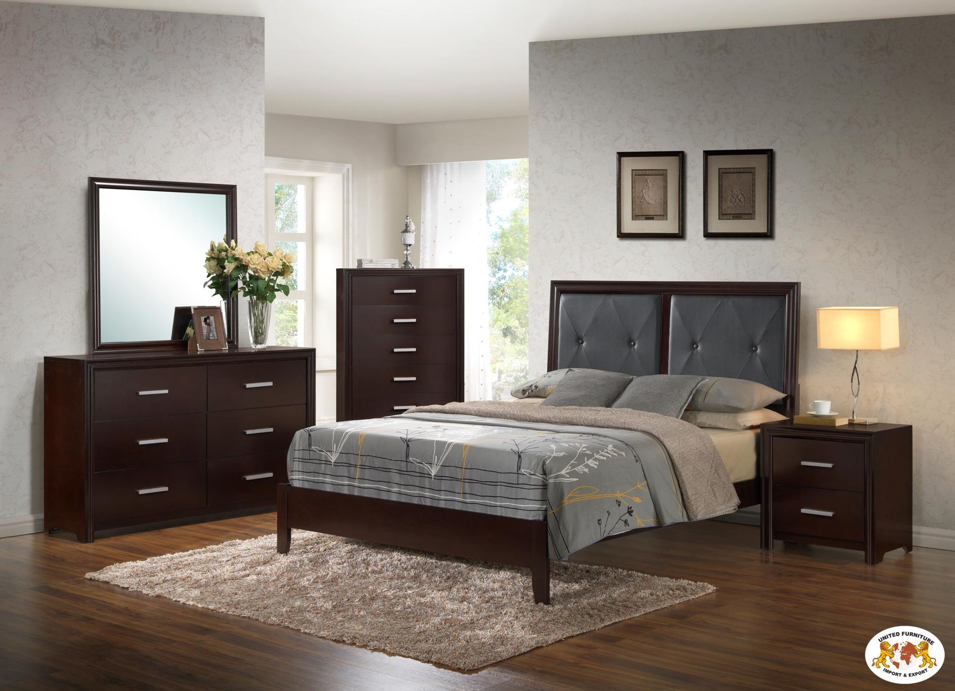 Queen bed with dresser and mirror