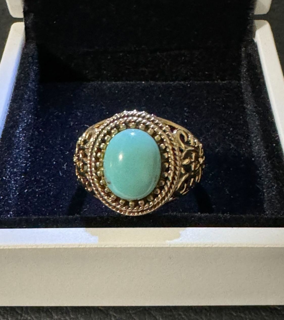 Vintage 925 sterling Silver Gold Turquoise Ring size 9.5 In great condition