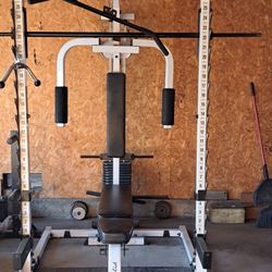 Home gym with smith Machine