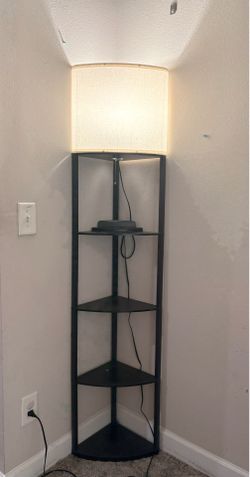Corner shelf floor lamp