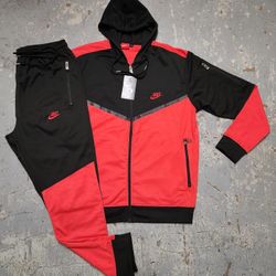 Nike Tech Sweatsuit 