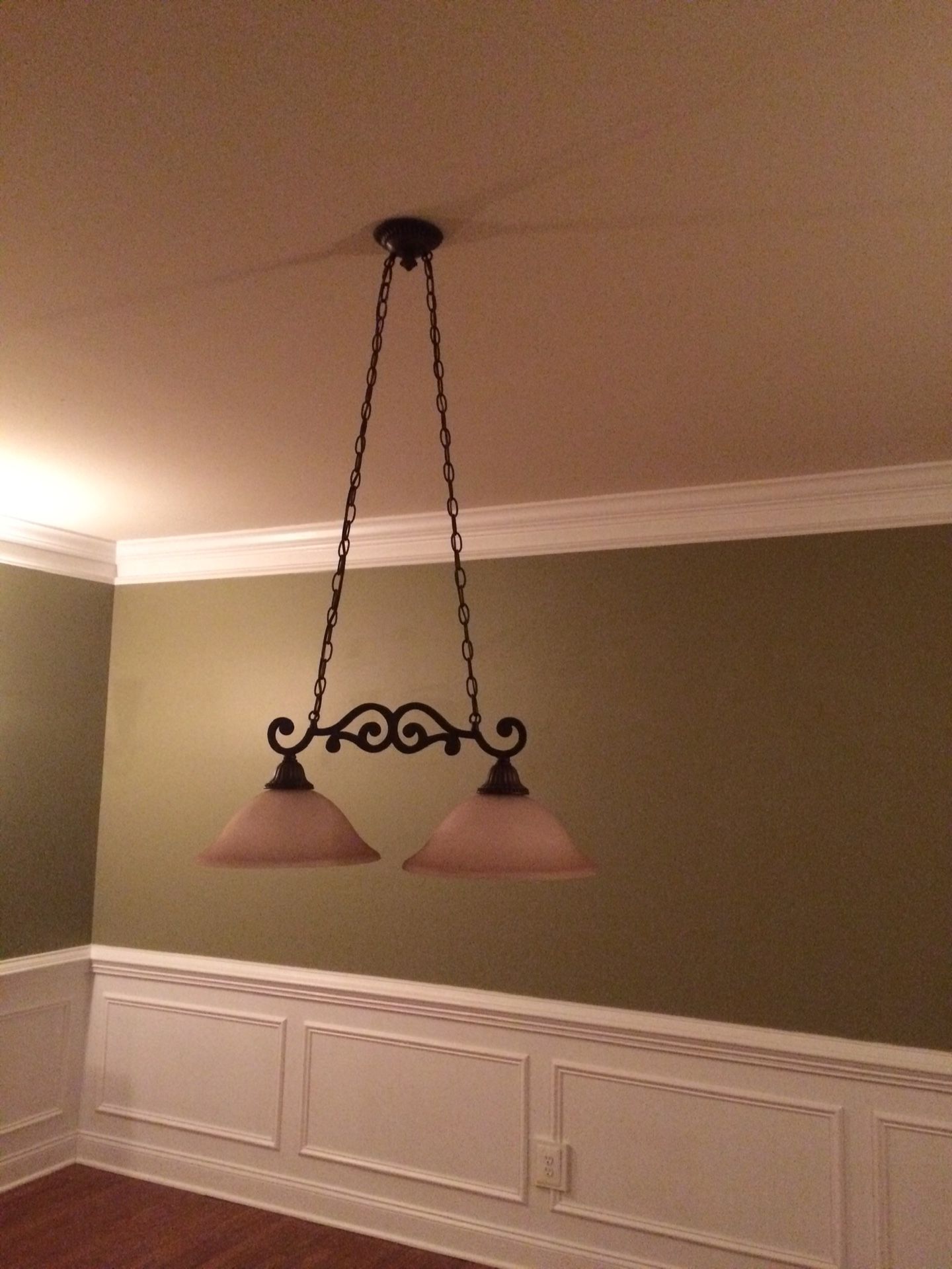 Ceiling lamp for pool table