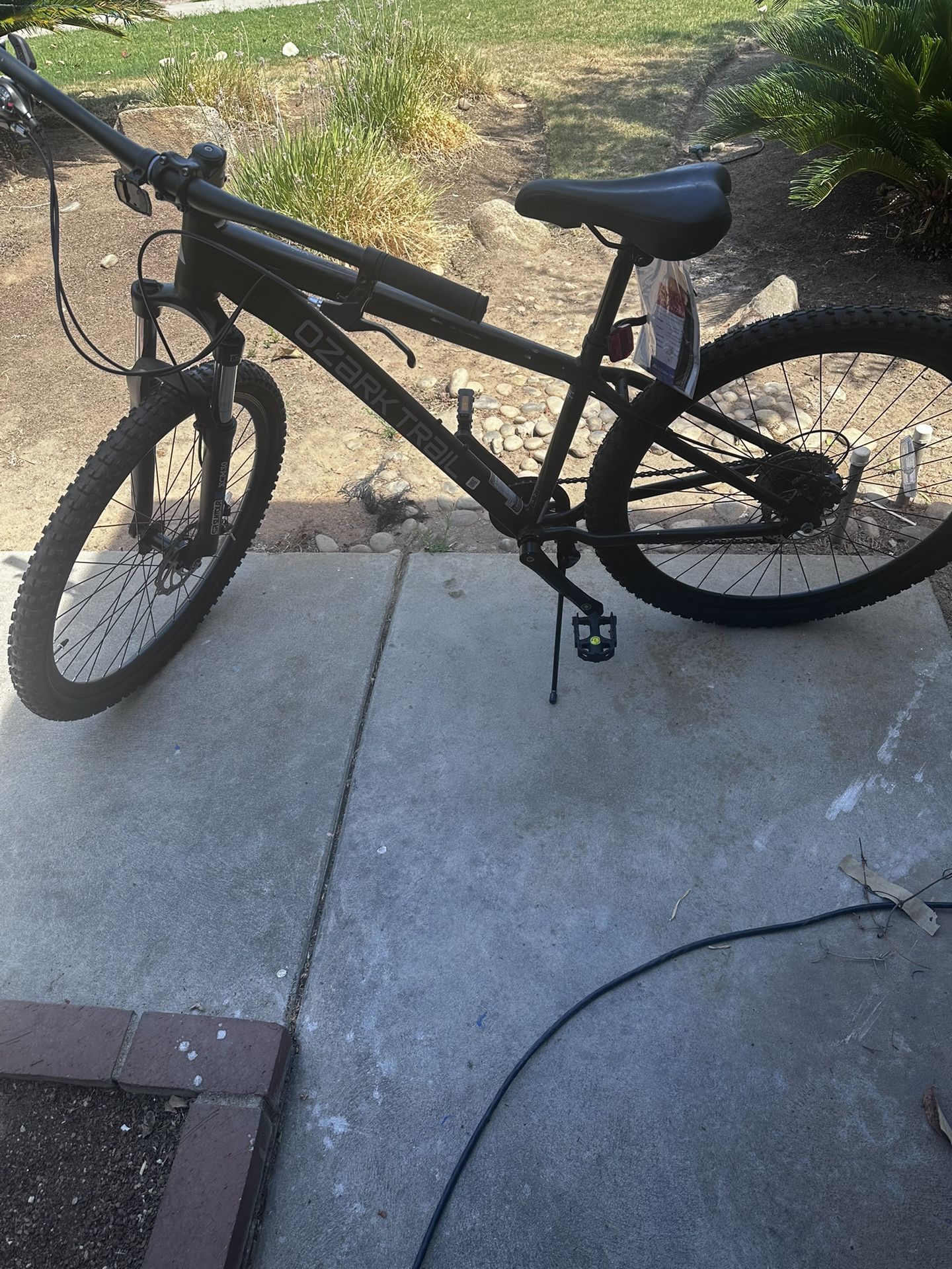 27.5" Ozark Trail Vibe Mountain Bicycle, Large Frame, Fits Riders 5'9" - 6'2"+, Black, Adult, Unisex