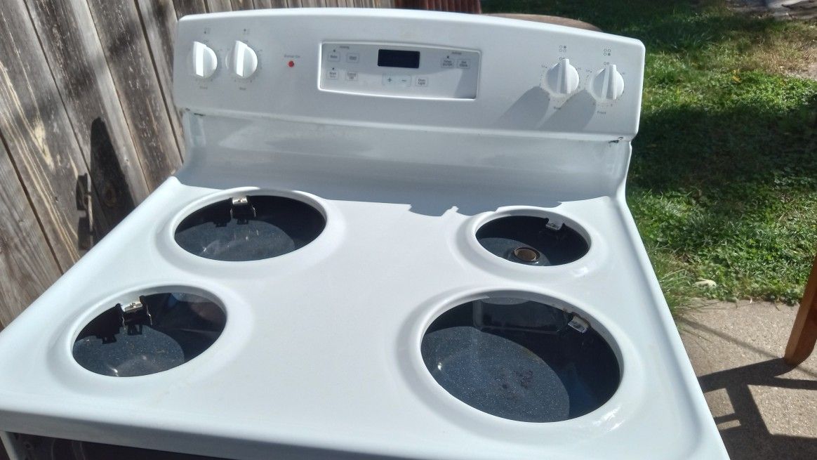 Electric Stove Works Great Heats Up Fast $40.00 