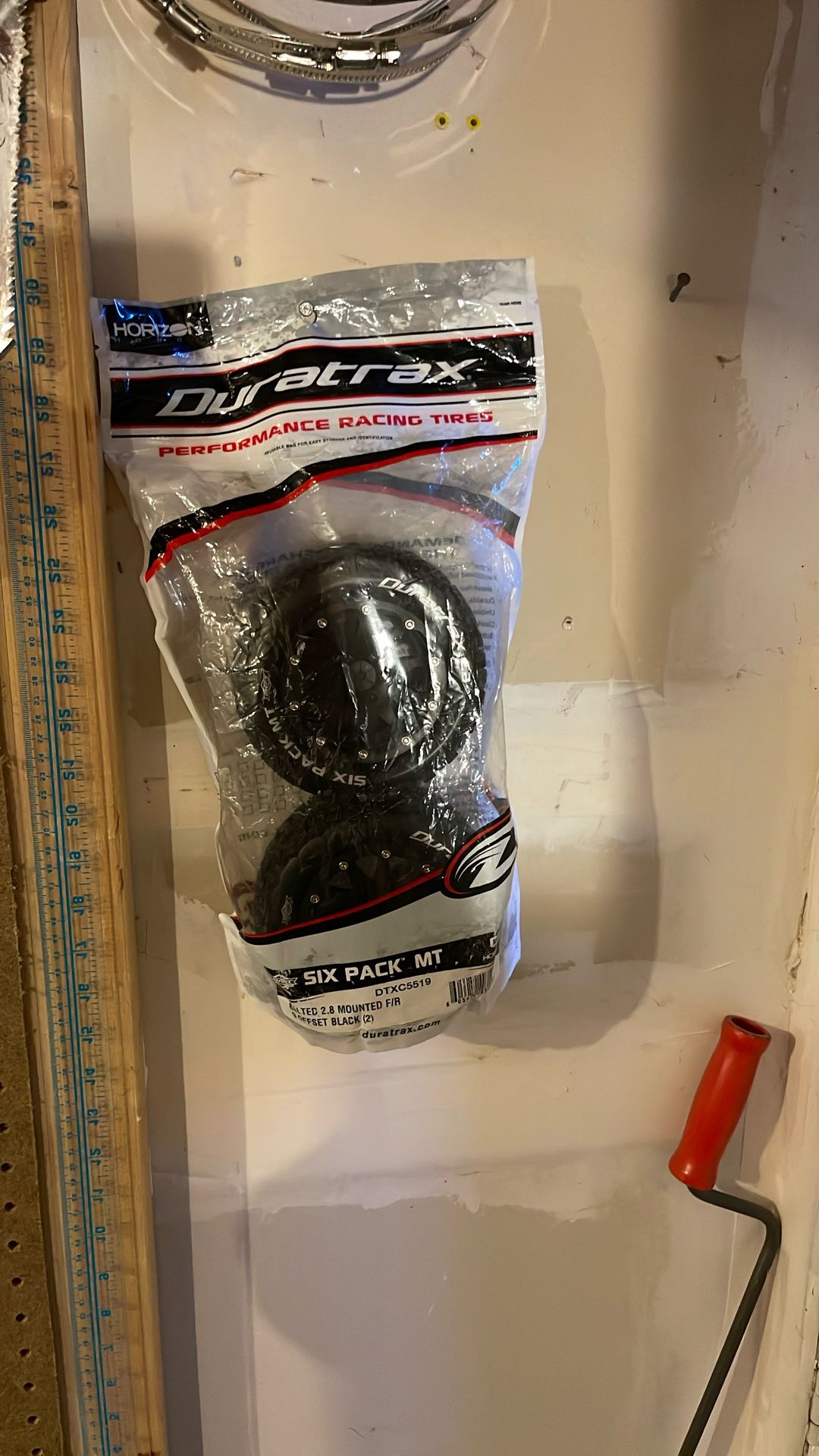 Duratrax Six Pack MT Belted 2.8