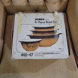 Vintage Pyrex Ware Old Orchard Collection 440-47