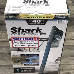 Shark IZ240 Pet Pro Cordless Stick Vacuum Cleaner Brand New 