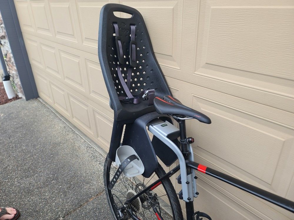 Thule Yepp Maxi Easyfit child bike seat.
Like NEW