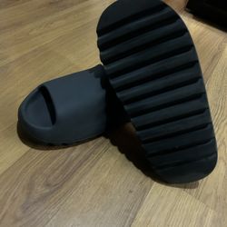 Yeezy Slides Onyx Size 11