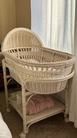 Pottery barn Bassinet