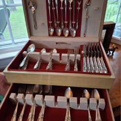 Community Silverplate "White Orchid" 1953, Serv for 8-16 - 95 Pcs