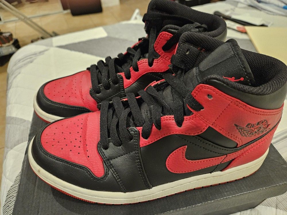 Jordan 1 Mid Bred Size 8 Mens