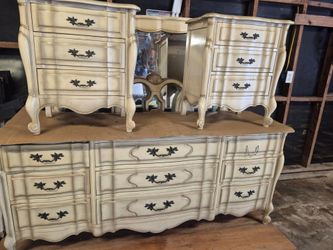 Antique bedroom furniture