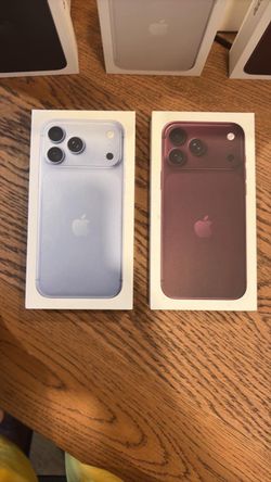 iPhone 18 Pro Max 256gb Brand New Unlocked 1 year warranty Burugandy