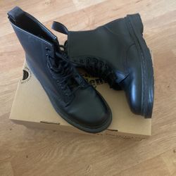Doc Martens 1460 Mono  - Women’s- Size 9