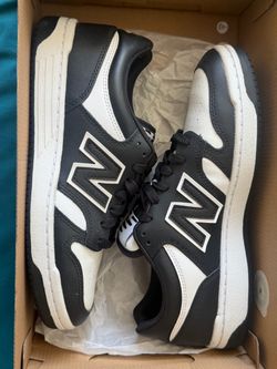 New Balance Low-Top Sneakers Black White Size 8