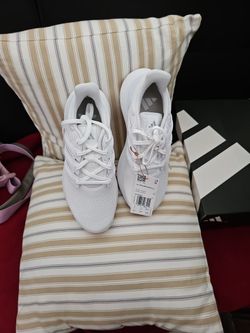 BRAND NEW ADIDAS WOMAN SHOES