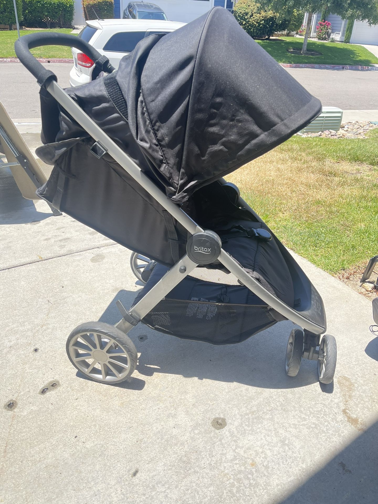 Britax B-Lively Stroller for Sale in Lakeside, CA - OfferUp