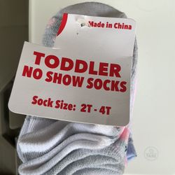 Brand new 10 pack of girls socks size 2-4t 