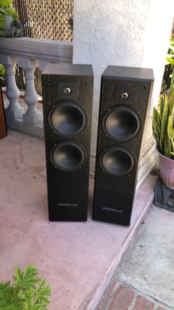 Speakers towers sets