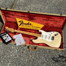1999 Fender Custom Shop Cunetto '57 Reissue Stratocaster Relic John Cruz Blonde 1950s