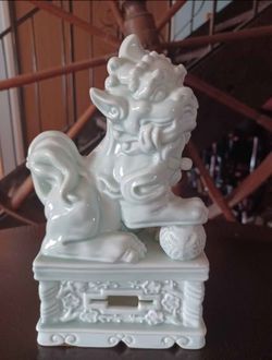 #1530, Chinese Guardian Male Dog