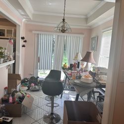 Table With 4 Stools 