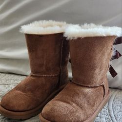 Short Metro Bow Ugg Boots - Chestnut Size 13 kids