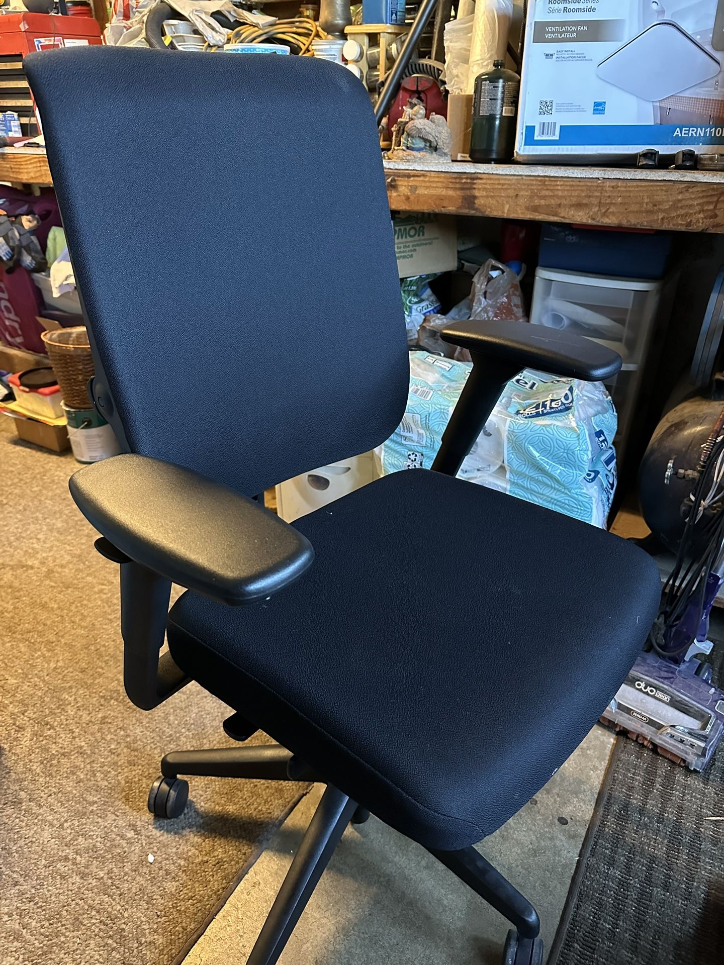 ERGONOMIC OFFICE/GAMING CHAIR