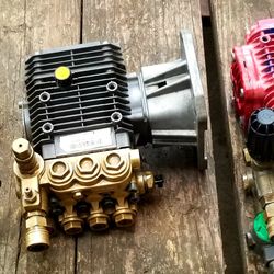COMET PRESSURE WASHER PUMP 3540 . 30 DAY GUARNETEE. PU ASAP . 