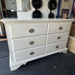 Bedroom Furniture Set