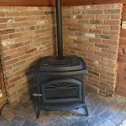Whitfield Pellet Stove - Working Great 