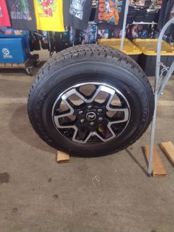 2022 Ford Bronco OEM 18" Wheels New Tires