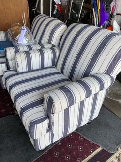 Antiche furniture a d sofas in great condition