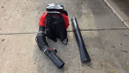 Commercial type leaf blower