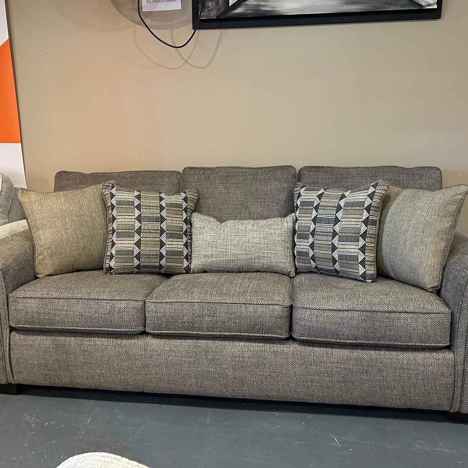 New Woodhouse Uph. Single Sofa