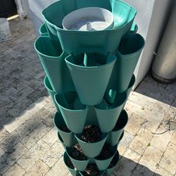 Green Stalk Vertical Planter