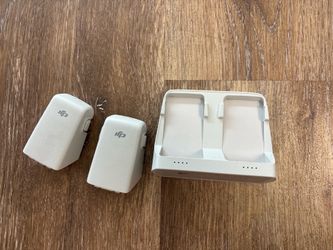DJI Flip Original Charging Hub + 2 Flight Batteries – Excellent Condition