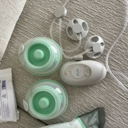 Elvie Breast Pump Stride Mom 