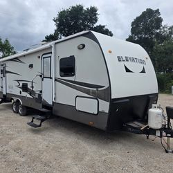 2014 evolution toy hauler RV