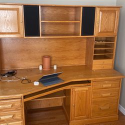 Oak Desk: make An OFFER!! Must Sell By End Of May 