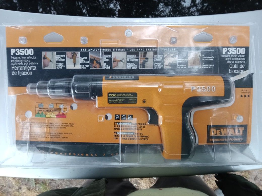 DeWalt P3500 Fastening Tool. Brand Nee Never Used